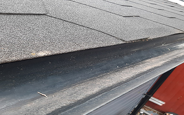 Clean Guttering out